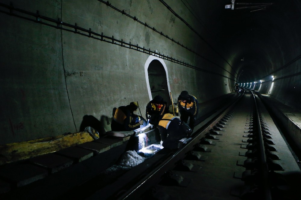 日照铁路运营隧道病害现状